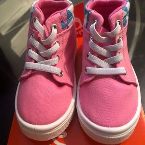 Kids sneakers for sale size 5c new with tag